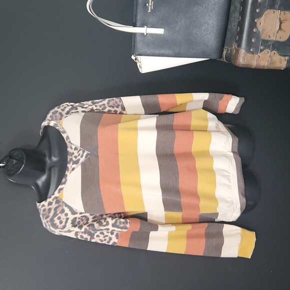 Leopard & Stripes ♥️ - Picture 2 of 5